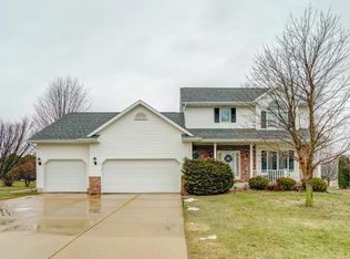 3180 Conservancy Estates Ln, Sun Prairie, WI 53590