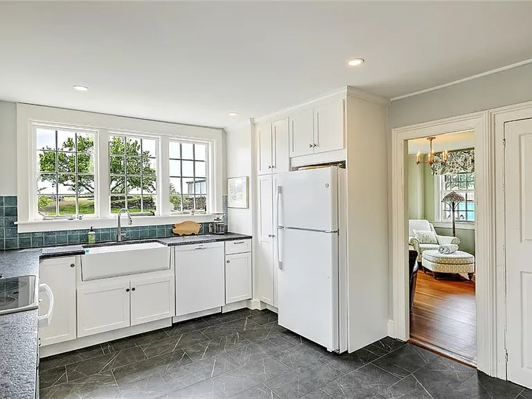 148 Fogland Rd — Photo 12