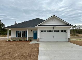 1377 Holmesville Rd, Jesup, GA 31545