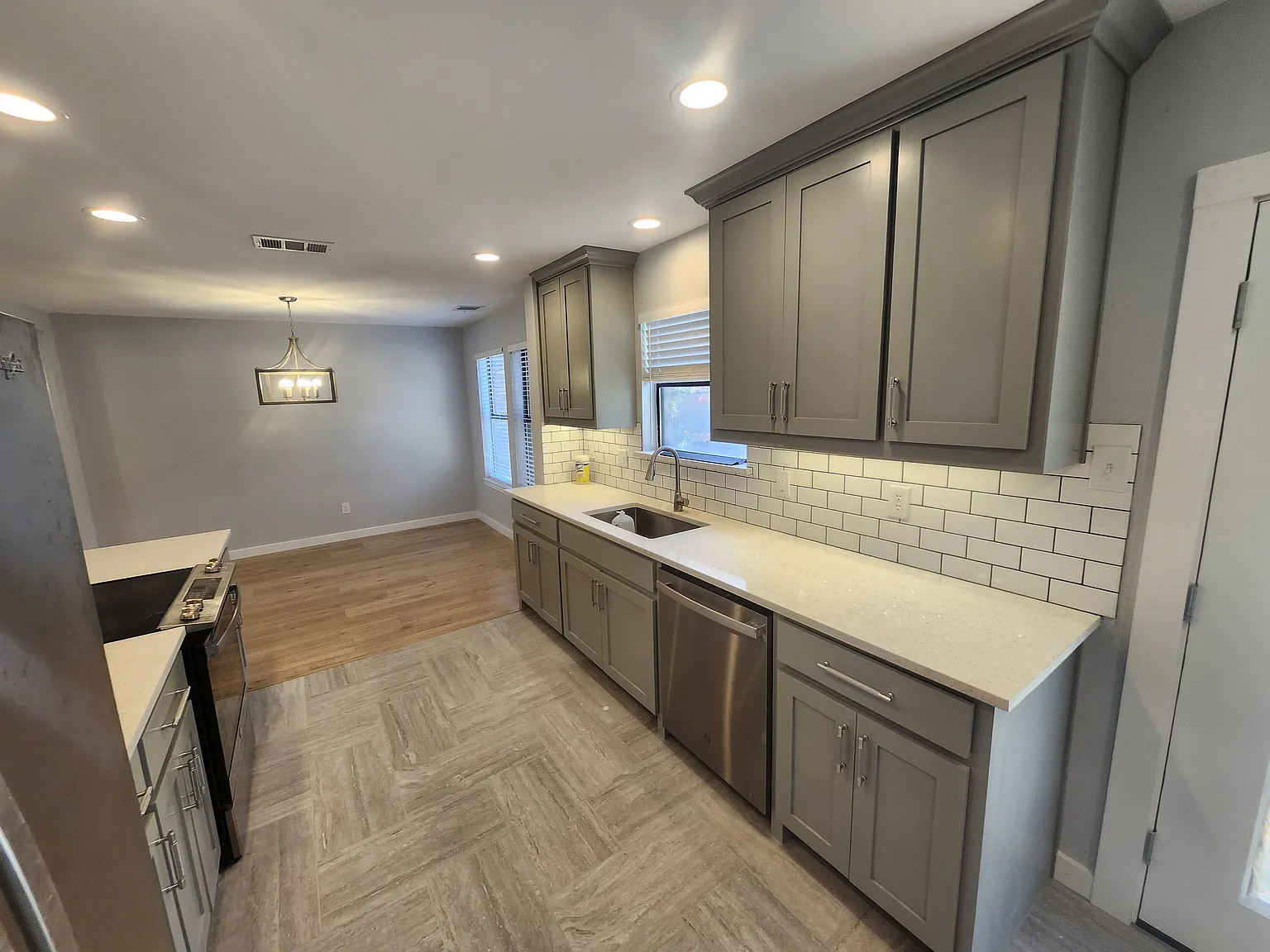 3 bed, 2.5 bath, 1624 sqft, $2,895 — Photo 4