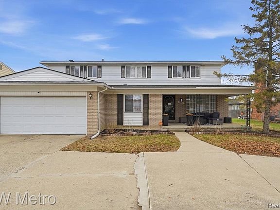 2nd image of 29450 Sharon Ln