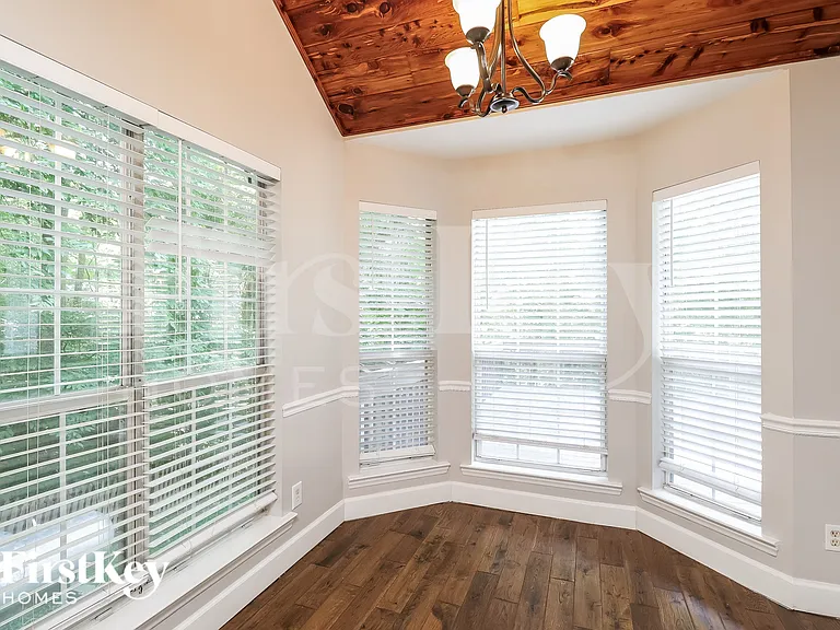 7815 Pinetuck Ln — Photo 8