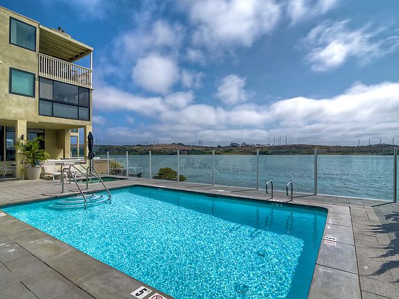 Community Pool and Spa