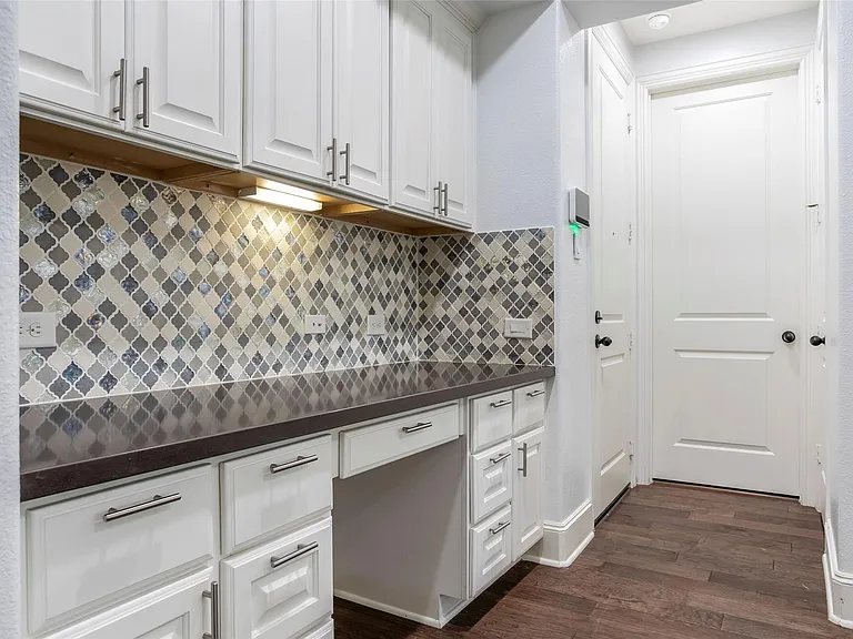 29110 Davenport Dr — Photo 25
