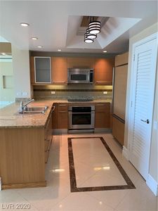 322 Karen Ave Unit 604, Las Vegas, NV, 89109