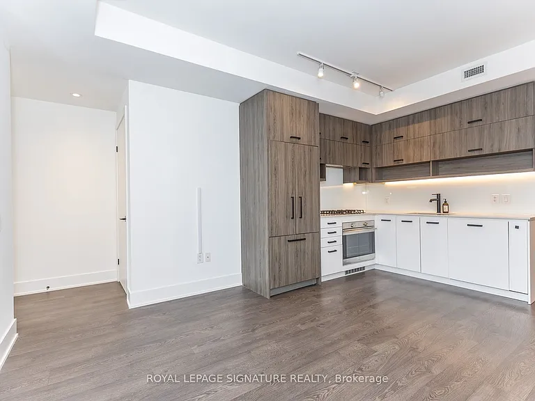 1888 Queen St E #204 — Photo 13
