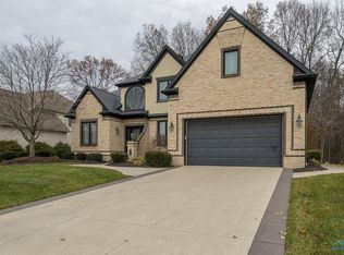 8950 Cedar Bend Rd, Sylvania, OH 43560