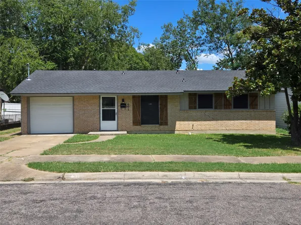 601 Hillside Dr, Sherman, TX 75090