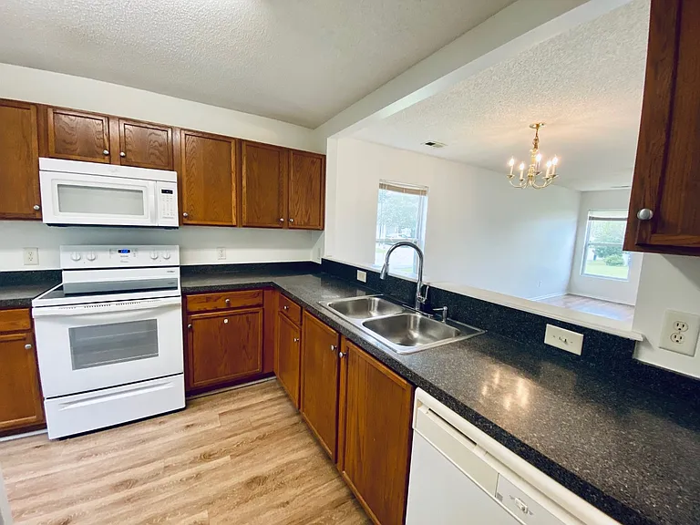 Kitchen_08222022