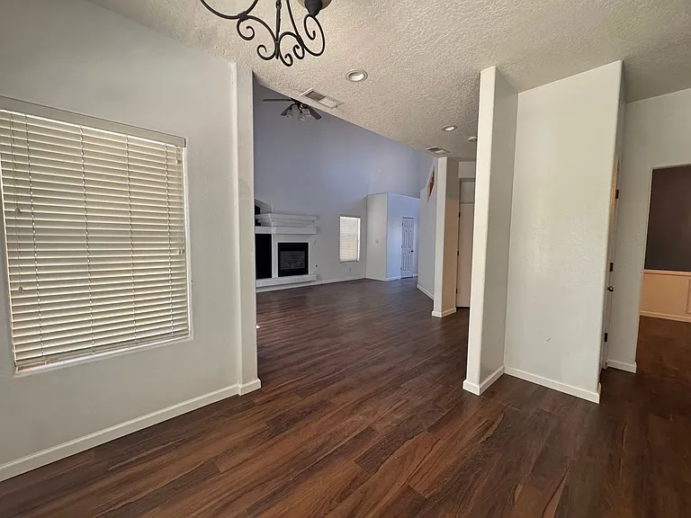 10408 Toscana St NW — Photo 3