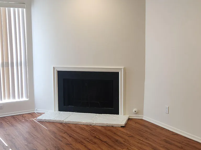 Sherman Pines Apartments — Photo 30