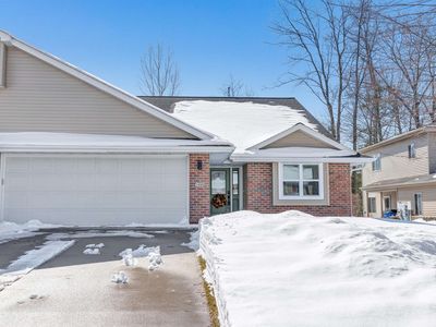 1495 Snowshoe Trl, Suamico, WI, 54173