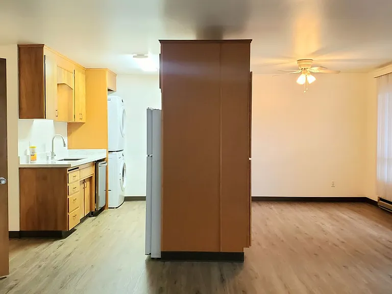 Z&Z: Patricia Building Auburn 98001 — Photo 9