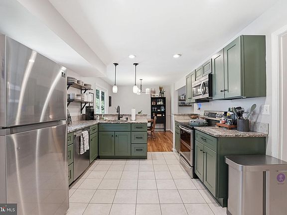 5th image of 9205 Ivanhoe Rd