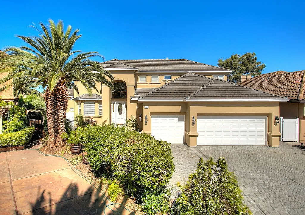 5551 Lanai Ct photo 1