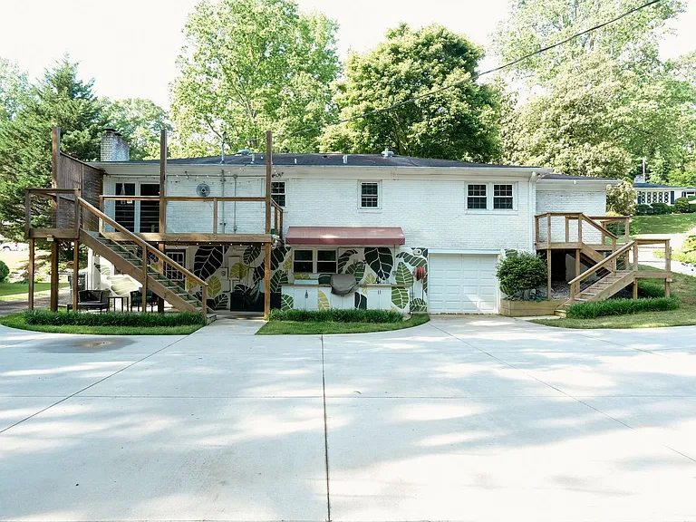31 Swanson Ct — Photo 57