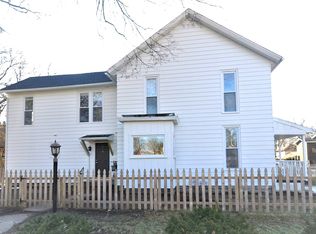 610 Union St APT 1, Valparaiso, IN 46383