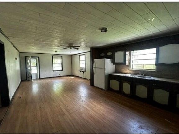 4th image of 416 Live Oak St