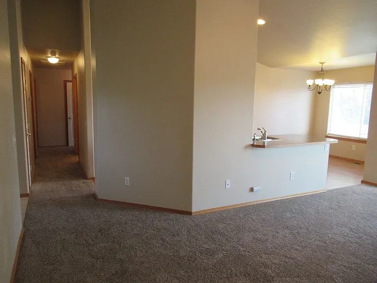 602 E Country Side Ave — Photo 7
