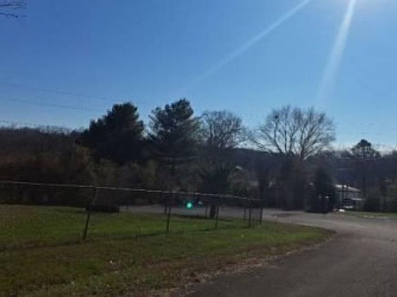 Exterior Neighborhood (street photo)