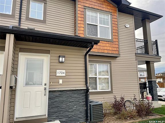 3rd image of UNIT 1704-1015 Patrick CRESCENT