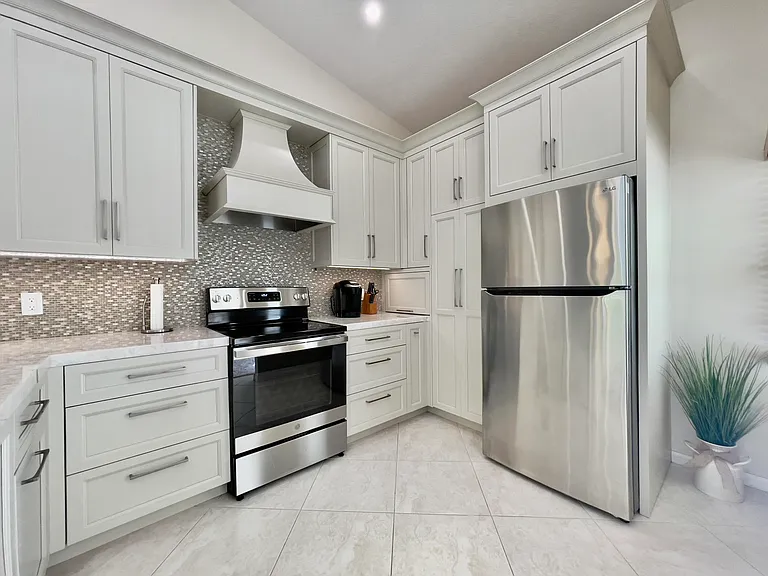 202 Cypress Point Dr #202 — Photo 6