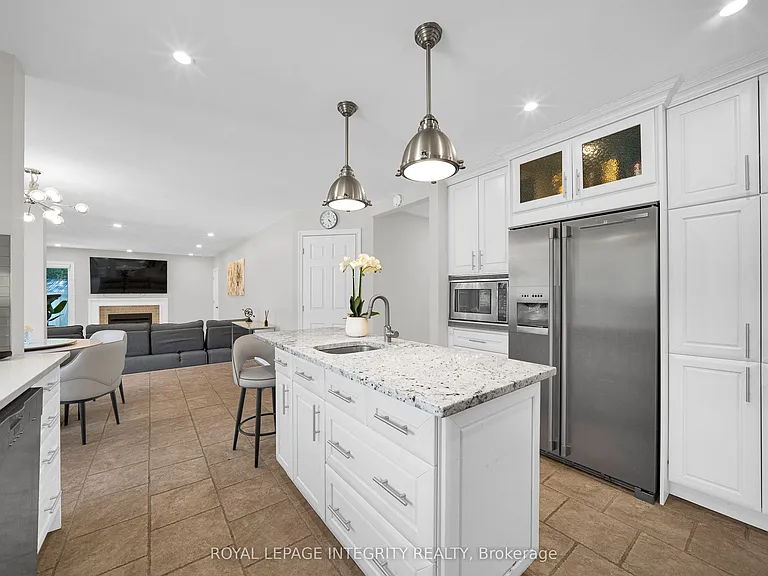 1218 Rideau Bend Cres — Photo 16