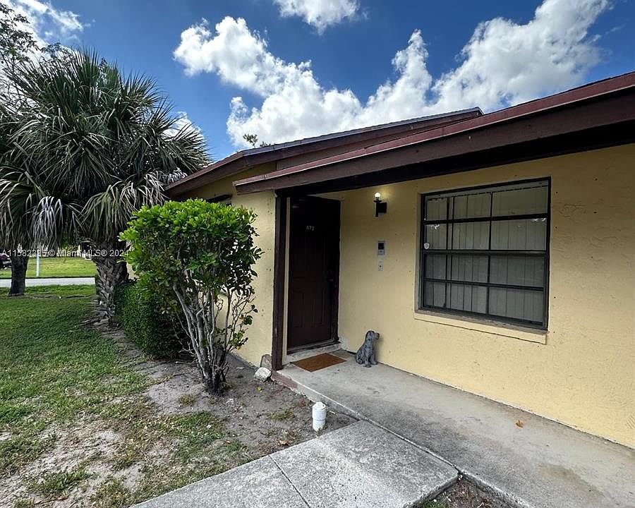 1st image of 472 Glenwood Dr #472