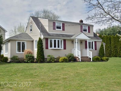 10 Cambra Rd, Waldwick, NJ, 07463