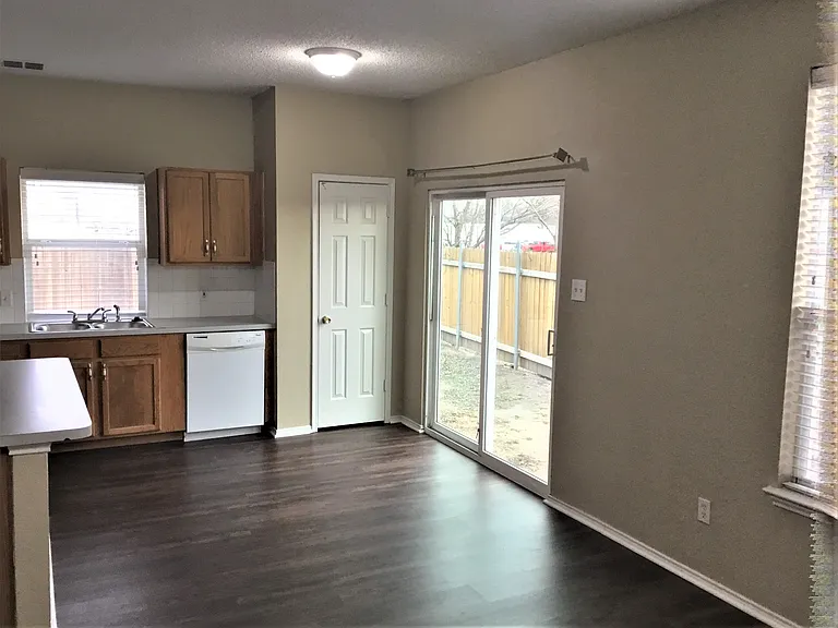 3361 Chapel Wood Ct — Photo 7