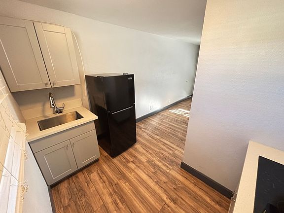 5th image of 311 N 16th St APT 8