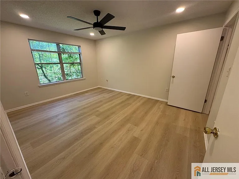 7 Sheffield Ct — Photo 12