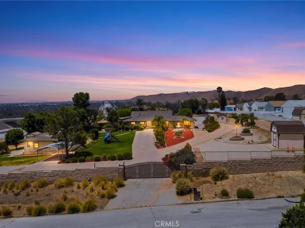 8931 Granite Hill Dr, Riverside, CA 92509