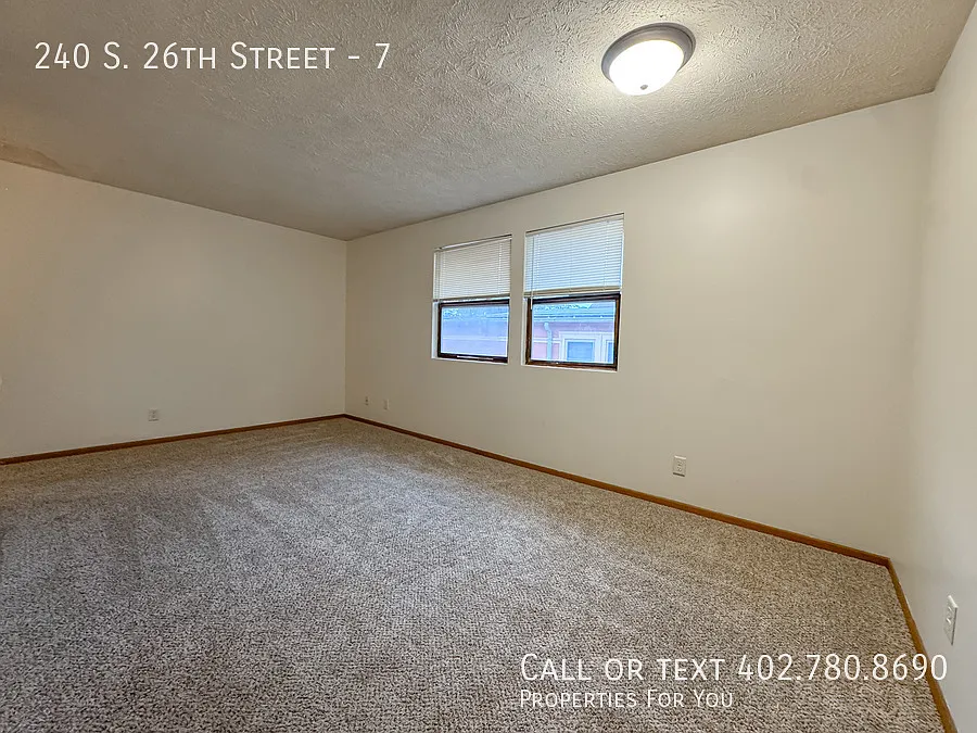 1 bedroom 1 bath in Central Lincoln! — Photo 2