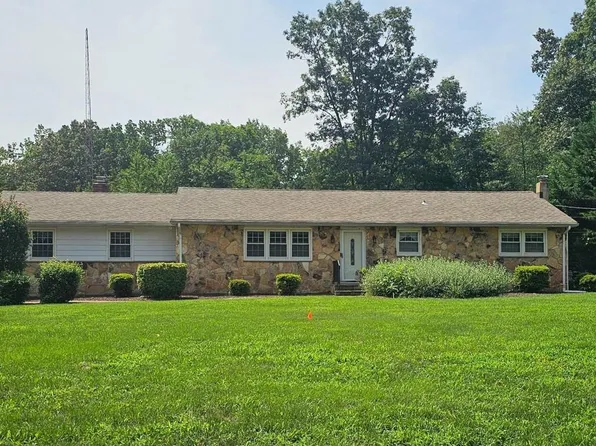 3 Seville Dr, Bridgeton, NJ 08302
