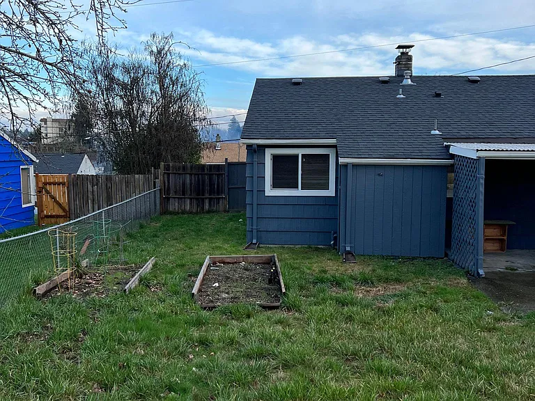 1729 Houston Ave — Photo 20
