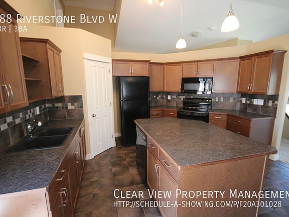3rd image of 188 Riverstone Blvd W