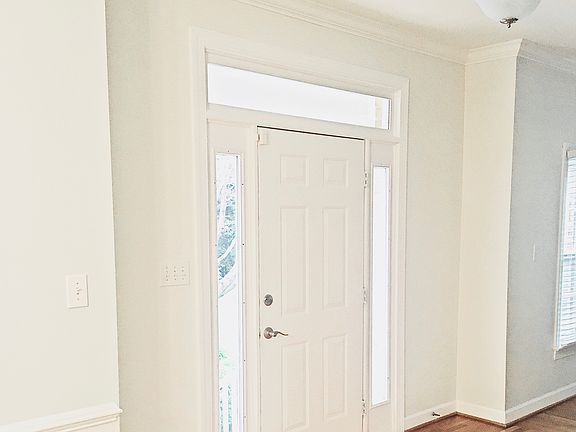 Wide Foyer Entry