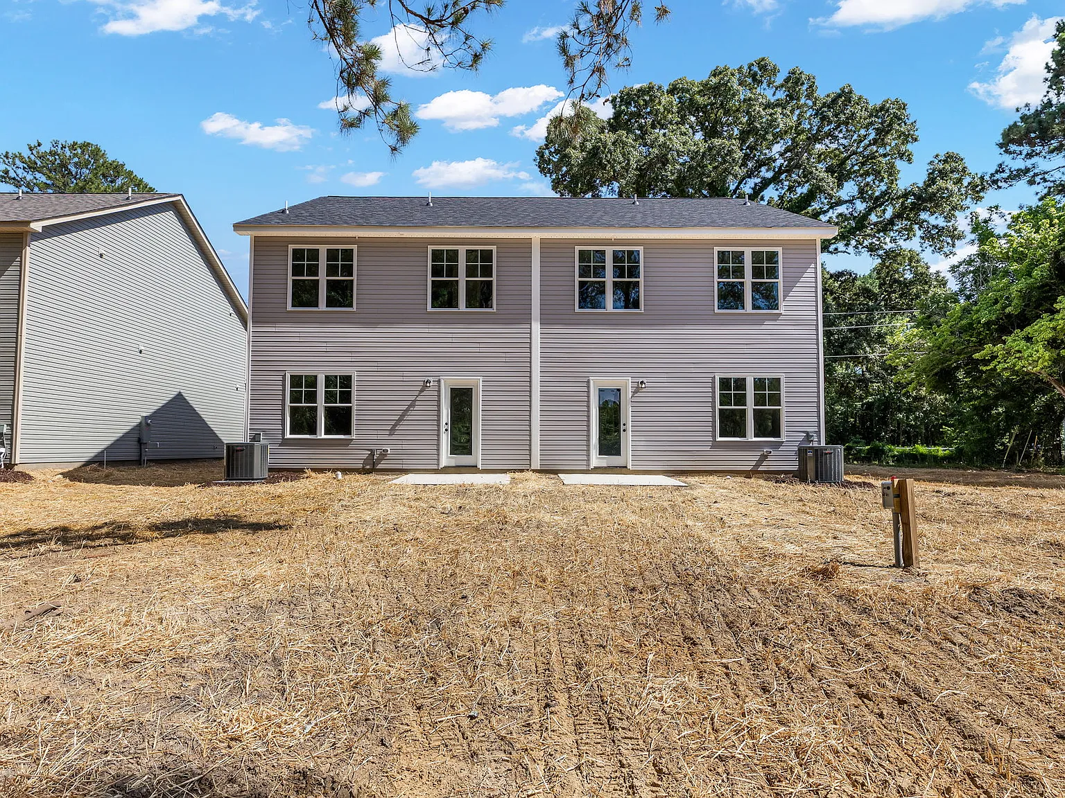 3 bed, 2.5 bath, 1584 sqft, $1,850 — Photo 2