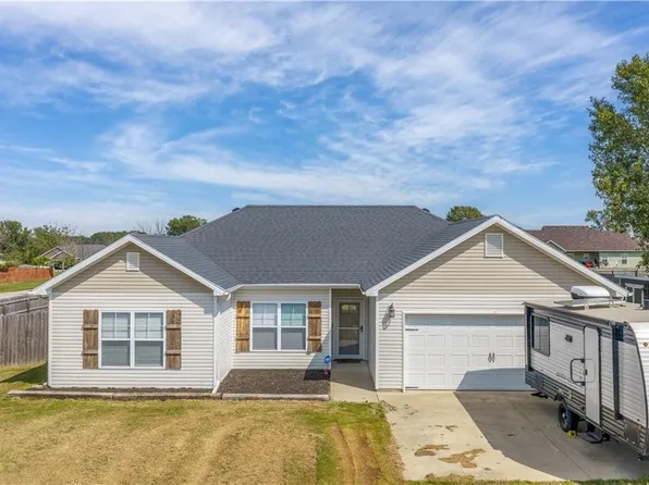 393 SE 971st Rd, Knob Noster, MO 65336