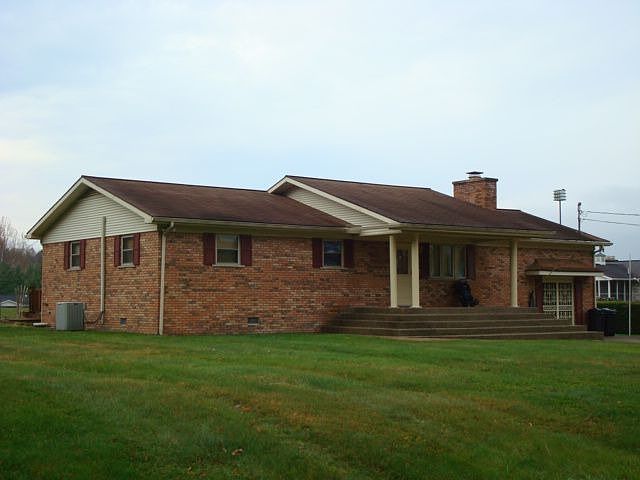 2nd image of 118 Don St