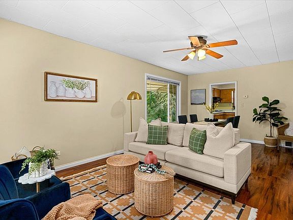 5th image of 801 Spruce St
