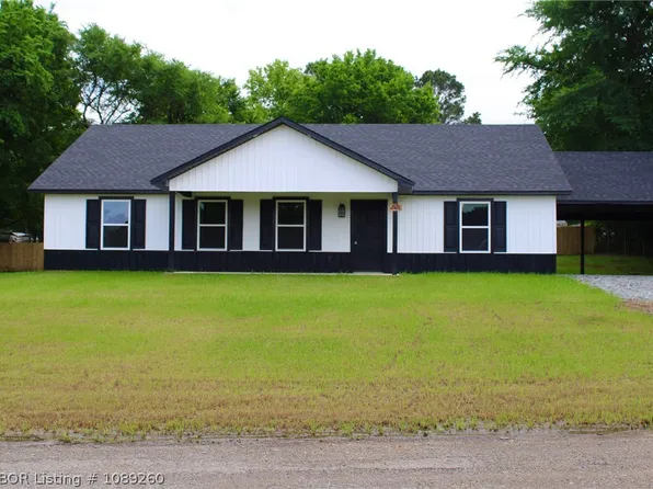 21415 W 6th St, Howe, OK 74940