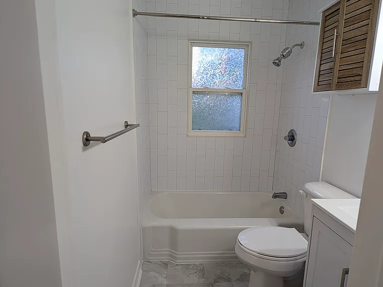 2304 NW 31st St — Photo 8
