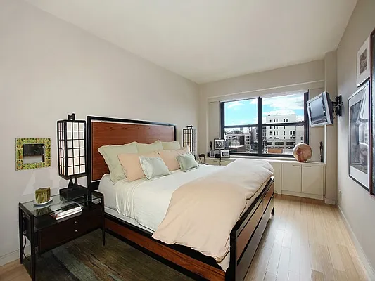 Sold by Sotheby's International Realty | media 21