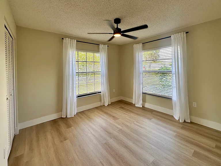 5603 Creekwood Dr — Photo 15