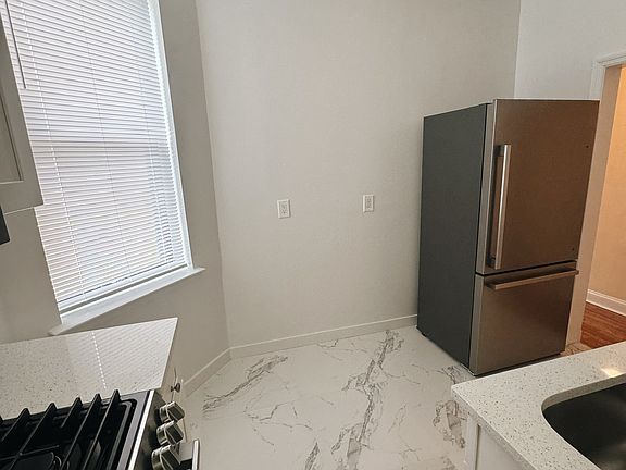 5th image of 203 Harrison Ave APT 32