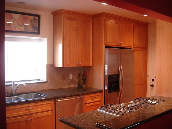 Another view of that terrific kitchen!