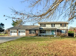 2719 Greenway Dr, Maryville, TN 37803