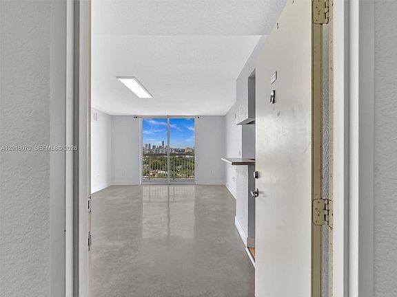 5th image of 816 NW 11th St APT 1208
